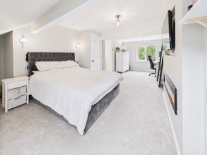 Photo 21- click for photo gallery